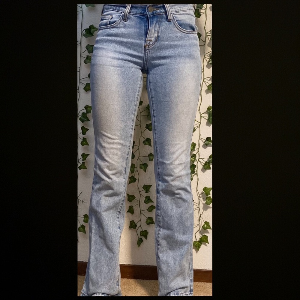 Brandy Melville/J. Galt “Sophie light wash jeans”